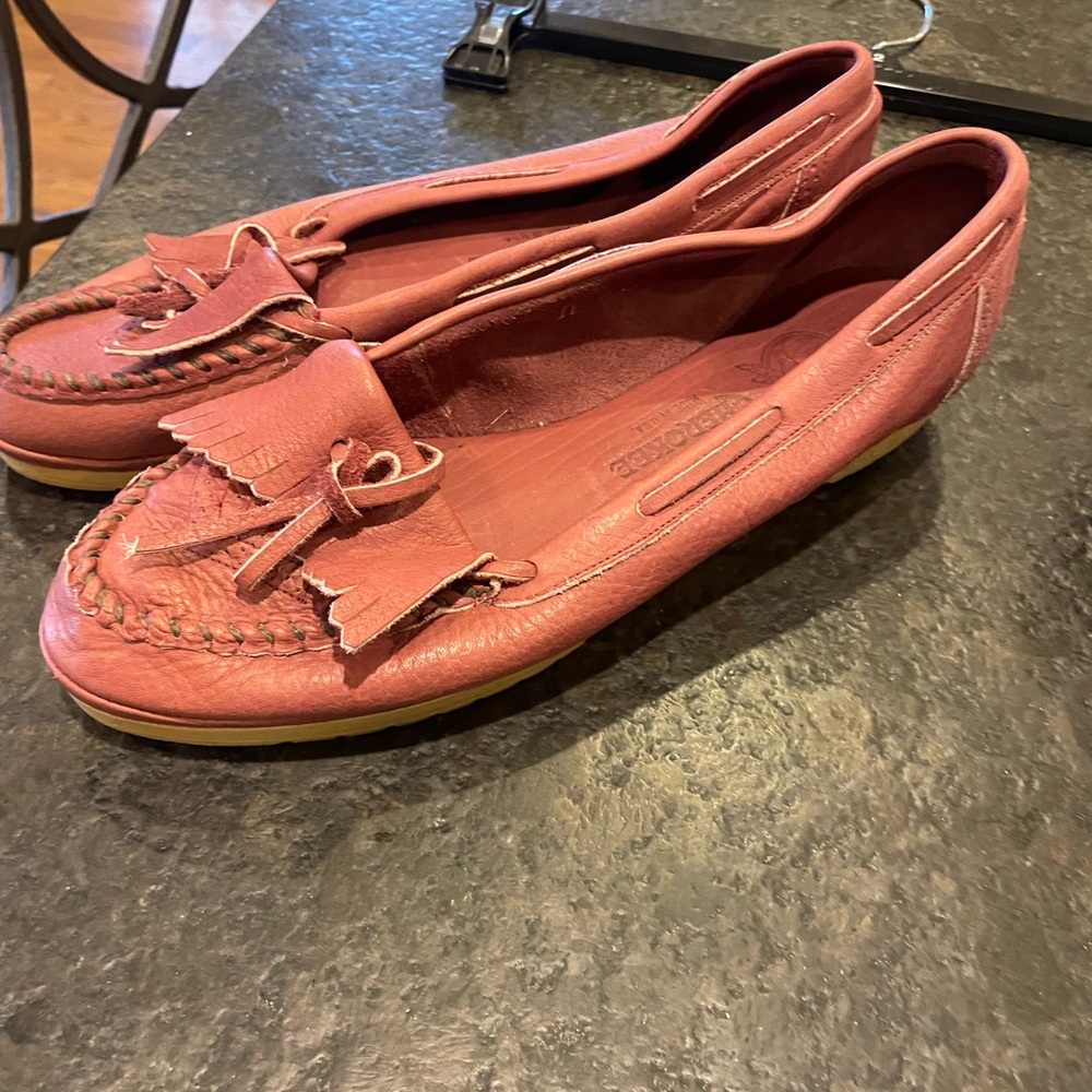 Cherokee Women's maroon colored Moccasins - Picture 3 of 7